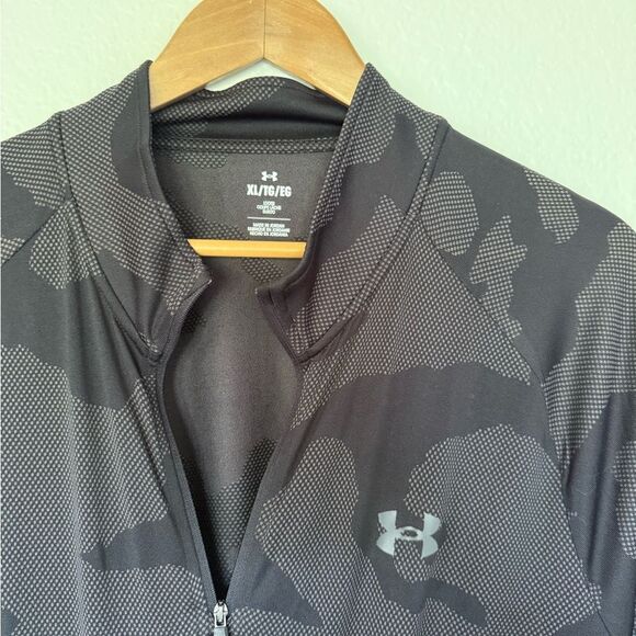 Under Armour Black Camo Jacket - Picture 3 of 3